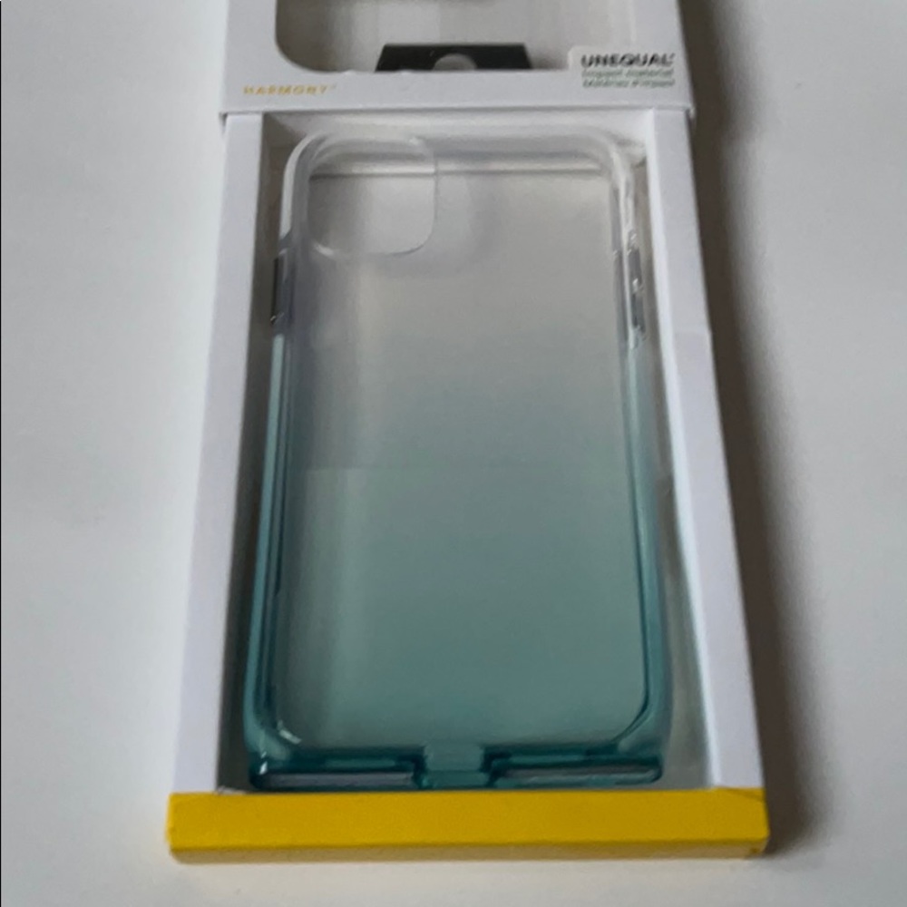iPhone case - Picture 4 of 8